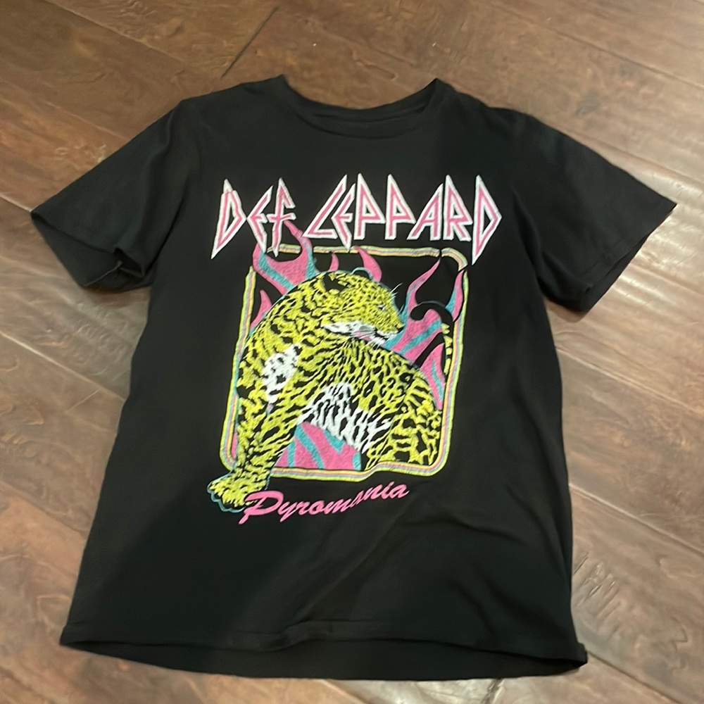 Def Leppard Graphic Tee